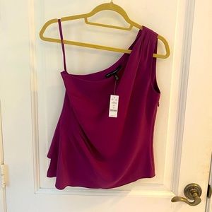 Gorgeous NEW off the shoulder top WHBM